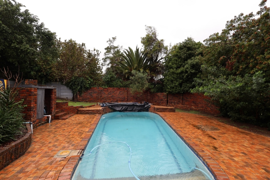 5 Bedroom Property for Sale in Vierlanden Western Cape